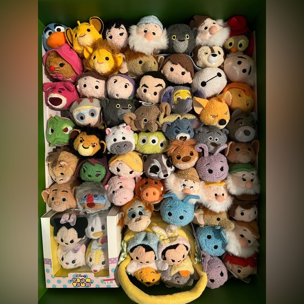 Huge lot of Disney tsumtsums